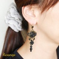 ミハエルネグリン　クリスタルフラワー＆ビーズフックピアス