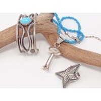 ナバホ 03-0697 モニカ・スミス作 スカッシュブロッサム・ペンダント