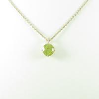 4゜C スフェーンネックレス