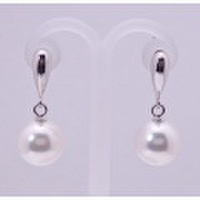 K18WG＆チタン　パール（アコヤ 7,５mm)　スウィング　ピアス