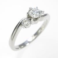 ロイヤル アッシャー ダイヤモンドリング 0．18ct・F・VS2