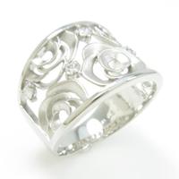 PT フラワー ダイヤモンドリング