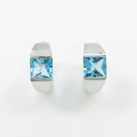 K18WG ブルートパーズピアス