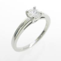 ブルガリ グリフ リング 0．32ct・E・VVS2