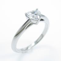 ティファニー ハート ソリティア リング 0．48ct・E・VVS2・ハートシェイプ