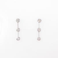 K18WG スリーストーン ダイヤモンドピアス