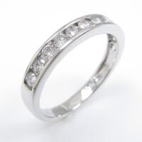 PT ハーフエタニティ ダイヤモンドリング