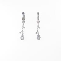 K18WG ホワイトサファイヤイヤリング