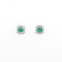 PT エメラルドピアス