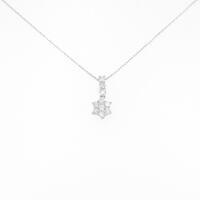 K18WG フラワー ダイヤモンドネックレス