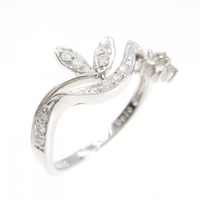 K18WG フラワー ダイヤモンド リング 0.20CT
