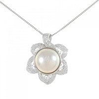 PT フラワー マベパール ネックレス