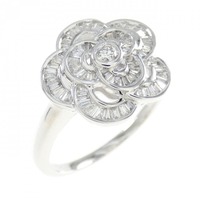 K18WG フラワー ダイヤモンド リング 0.32CT