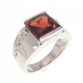 750WG ガーネット リング 3.18CT