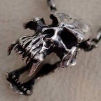 DEAD MARIA スカルペンダントトップ