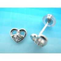 K18WG 　ハートモチーフのダイヤモンド ピアス 彼女 誕生日 ジュエリー アクセサリー ∞ jka774