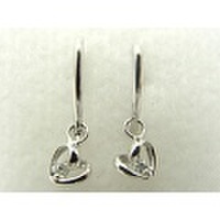 K18WG(ホワイトゴールド)揺れるハートのダイヤモンド0.06ctピアス [y060128]