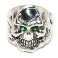 TRAVIS WALKER(トラヴィスワーカー)　RGS136 CUSTOM SMALL OG SKULL RING　STONE EYES　ストーンアイズ GREEN