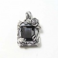 【Viewlu】オープンローズスクエアペンダント