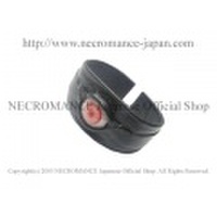 【ネクロマンス NECROMANCE】 アルビノワイドレザー義眼バングル Albino Wide Leather Eye Bangle ＜アルビノピンク/Albino Pink＞ 目玉 革