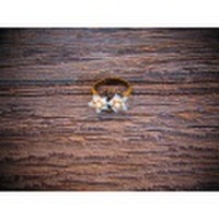 【メール便可】Eric et Lydie 白い花がならぶハンドメイドフリーサイズリング（フランス）