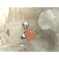 【幸福感をもたらし愛され上手に】　天使のたまご　オレンジムーンストーン　シルバー925