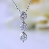 トリロジー スリーストーンダイヤモンドホワイトゴールドネックレス[K18WG /0.3ct/鑑別書付]★y070250