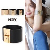 フェイクレザーワイドブレスレット