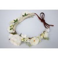 ホワイトカラーのローズ花冠