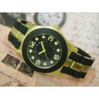 マークバイマークジェイコブス MARC BY MARC JACOBS 腕時計 ペリー アルミニウム 40mm シリコンコーティングベルト MBM3503