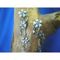 桜　ピアス　花三つタイプ