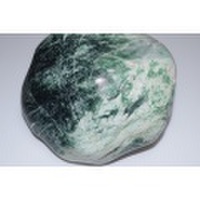 糸魚川産　翡翠原石　白、緑