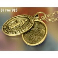 大人仕様でシニア世代にもお勧めのアクセサリー！シルバー925 聖母マリアモチーフ楕円ペンダント／ネックレス（2枚重ね）