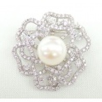 淡水パール & CZ フェミニン ブローチ