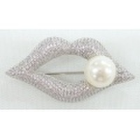 淡水パール ＣＺ リップ モチーフ ブローチ