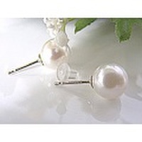 六月の誕生石　『本真珠　ピアス』　　 8.5ミリ　K14WG [jka0531]