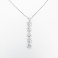 K18WG フラワー ダイヤモンドネックレス