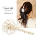 バレッタ　大人可愛いフラワーモチーフパールバレッタ　パールキラキラバレッタ　上品バレッタ　お花バレッタ　パールバレッタ　ゴールドバレッタ　上品バレッタ　ゴールドバレッタ　上品バレッタ　パールバレッタ　結婚式バレッタ　パーティーバレッタ