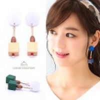 ピアス ウッド　スクエア ゴールド チタン　ブルー　イエロー　グリーン