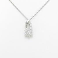 PT フラワー ダイヤモンドネックレス