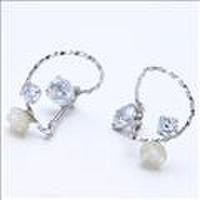 ホワイトゴールドキュービックジルコア白蝶貝ピアス