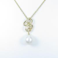 サマンサティアラ シロチョウパールネックレス