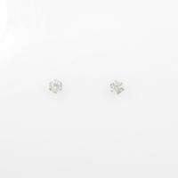 PT ソリティア ダイヤモンドピアス