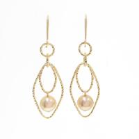 750YG シロチョウパールピアス