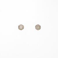 PT ソリティア ダイヤモンドピアス