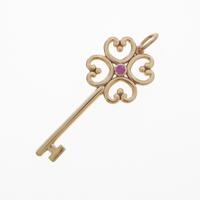 ティファニー クアトラハート ペンダント