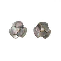 ポンテヴェキオ フラワー マザーオブパールピアス