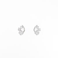 PT スリーストーン ダイヤモンドピアス