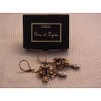 Eric et Lydie　The Flowerballsシリーズ　アンティークゴールドの花とマーキースカットのスワロフスキーのハンドメイドピアス（フランス）