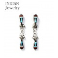 INDIAN JEWELRY 最も色彩感覚豊かな部族と呼ばれているズニ族アーティストの作品『INLAY PIERCE TEARDROP』【アメカジ・ネイティブ】IJ-025